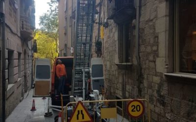 ¿Qué puedo hacer si mi ascensor es pequeño y necesito hacer una mudanza?